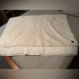 UGG Plush Throw Blanket 50x70 Cream